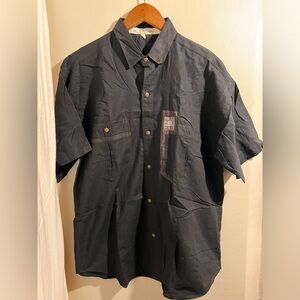 Gitano Button Down
Size:M
Color: Black
NWOT
Short sleeve 
Vintage 90’s​